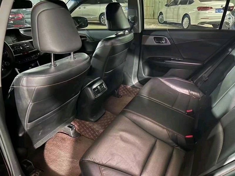 东营17年本田雅阁7