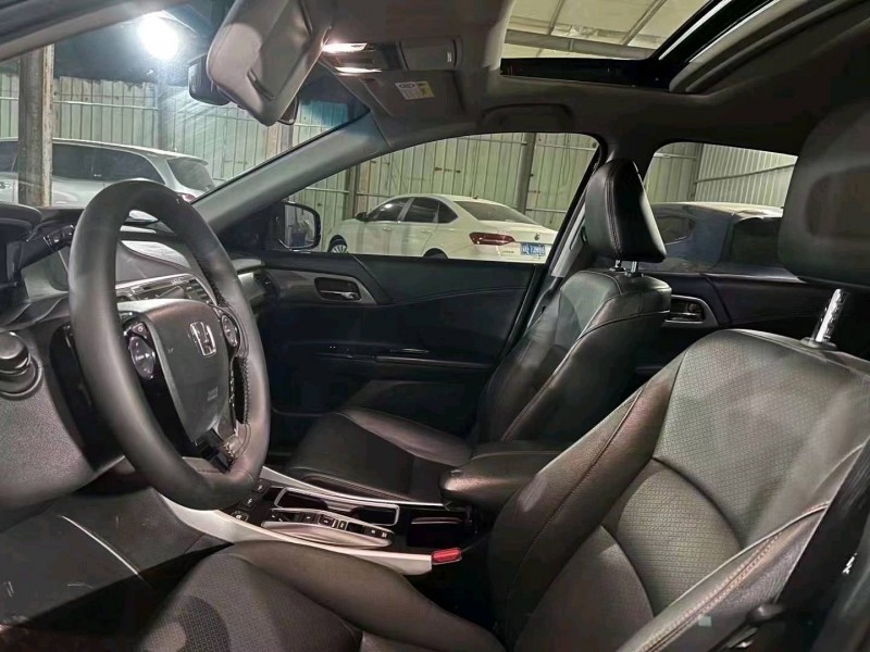 东营17年本田雅阁8