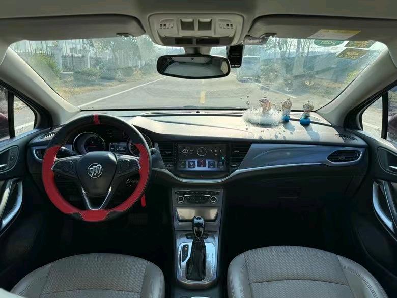 盐城16年别克威朗8