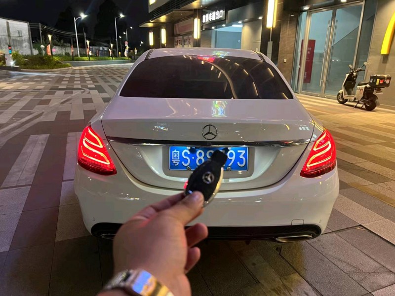 广州17年奔驰C6