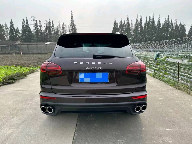 成都17年保时捷卡宴3