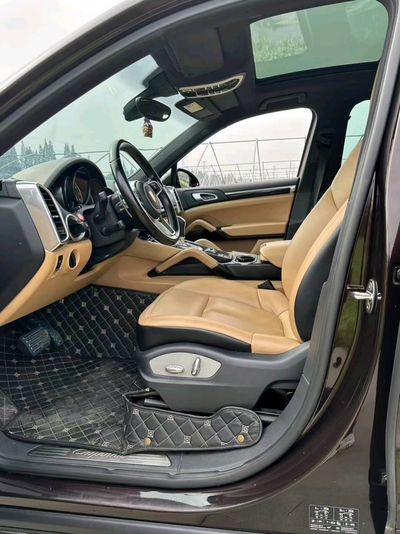 成都17年保时捷卡宴6