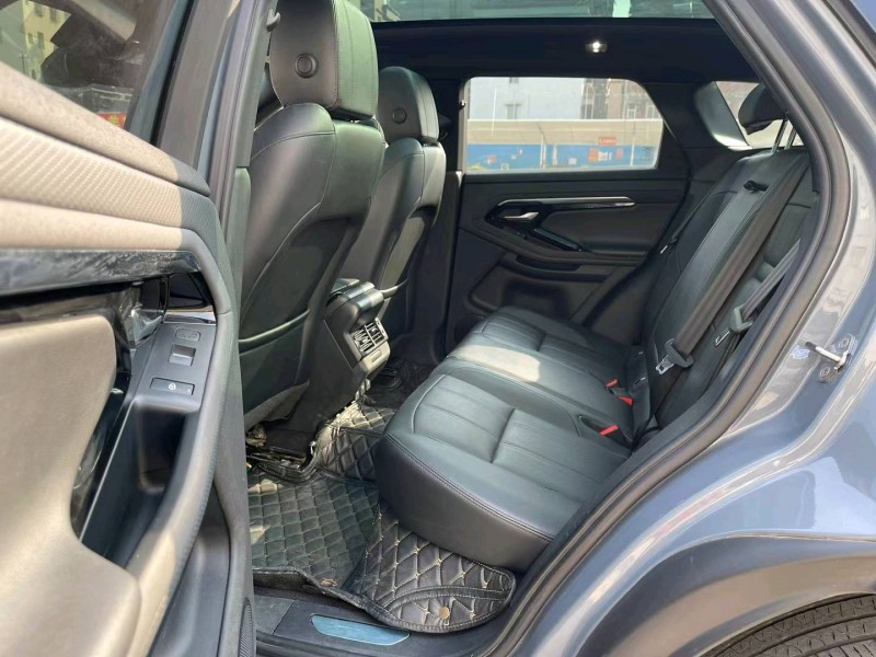 广州21年路虎极光8