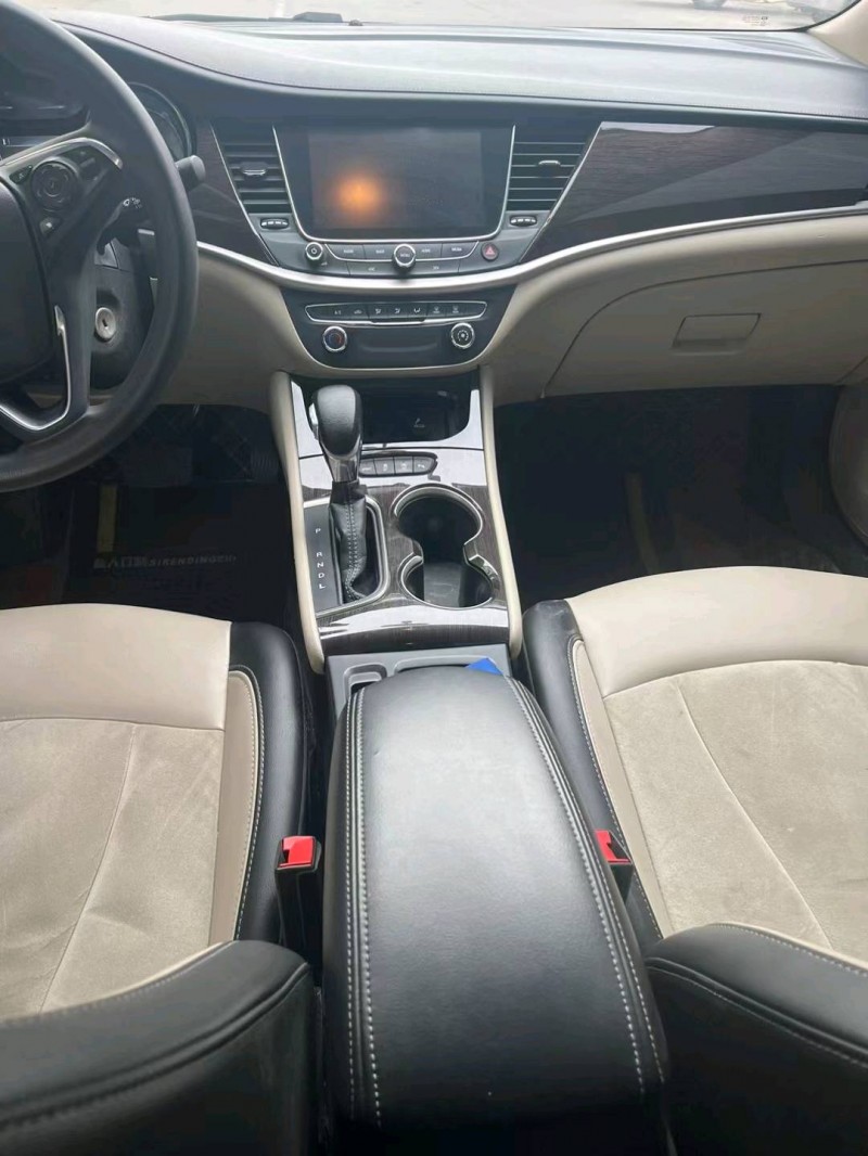 潍坊18年别克威朗3