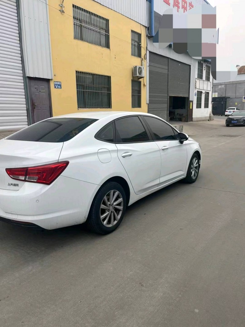 潍坊18年别克威朗8