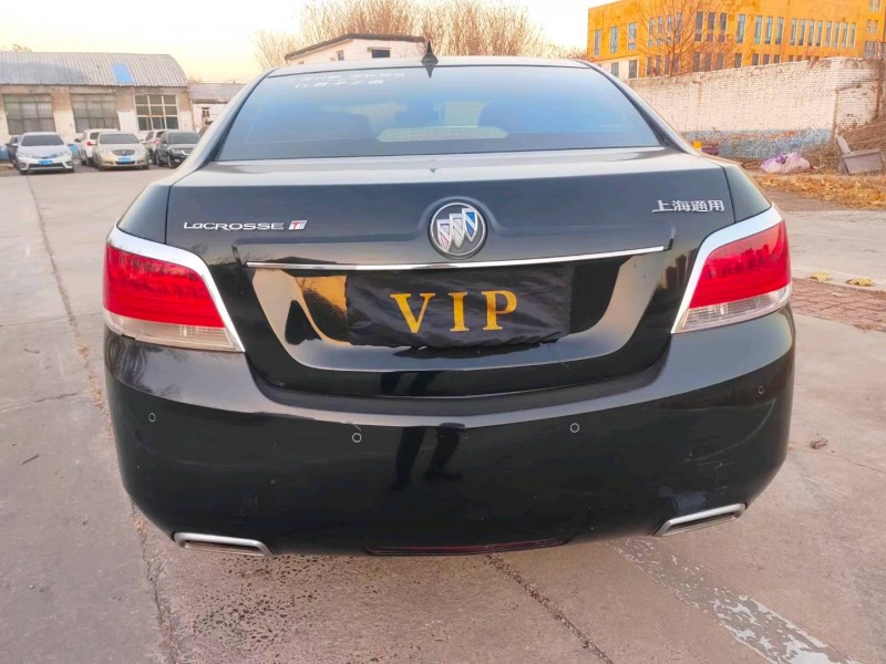 邢台11年别克君越9