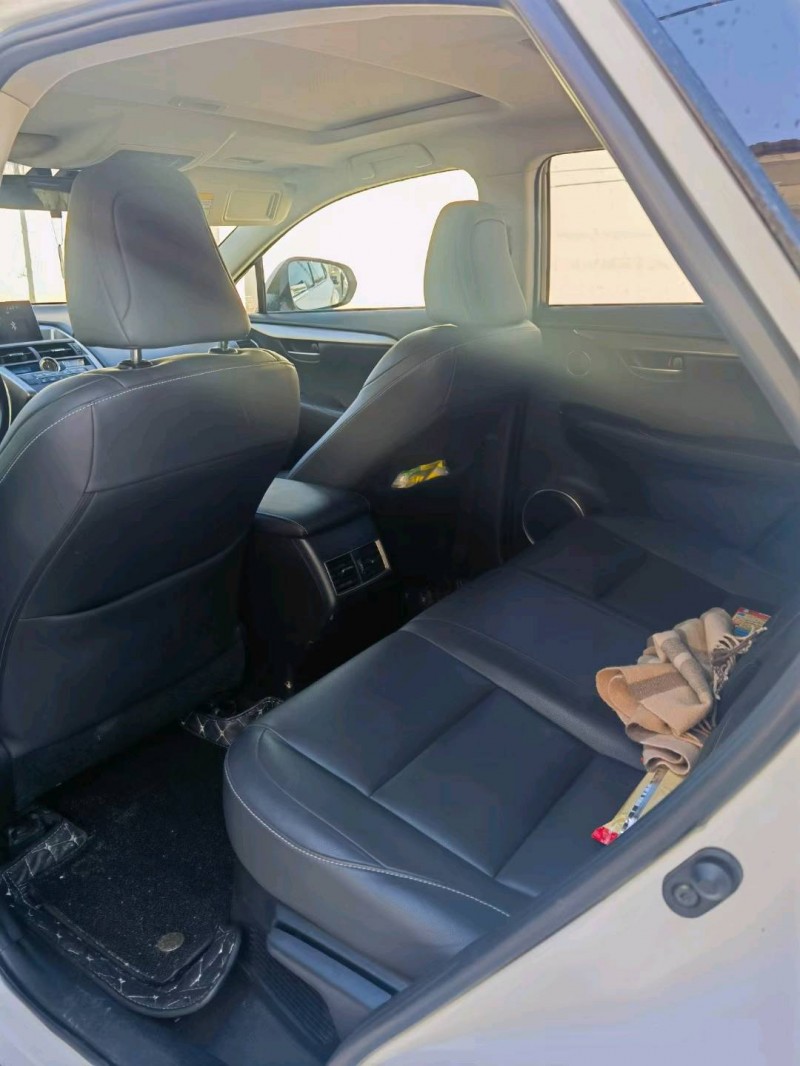 潍坊16年雷克萨斯NX5