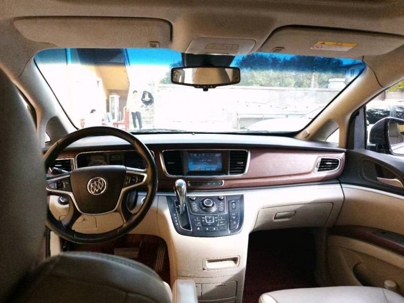 保定16年别克GL86