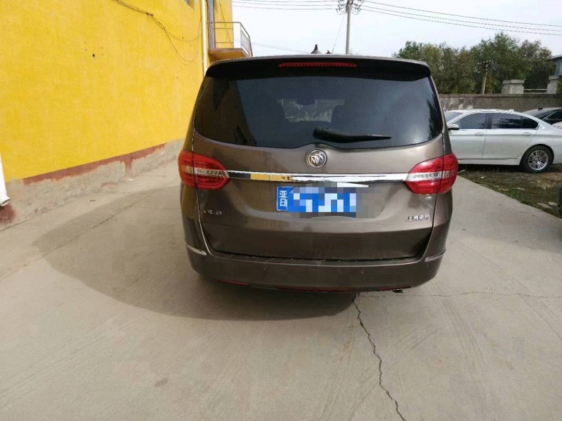 保定16年别克GL89