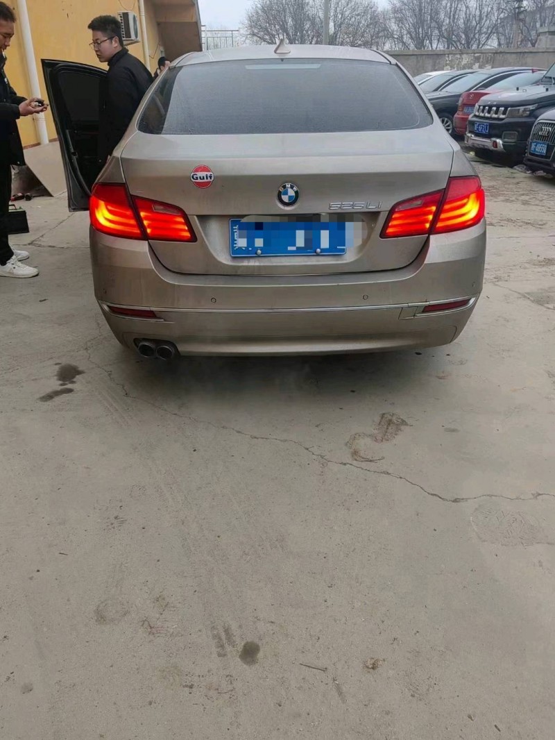 保定12年宝马5系5