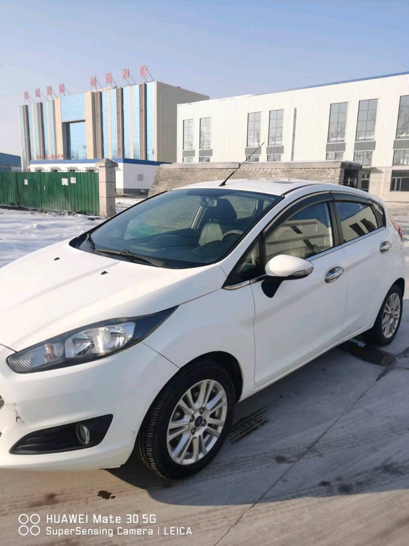 保定14年福特嘉年华2