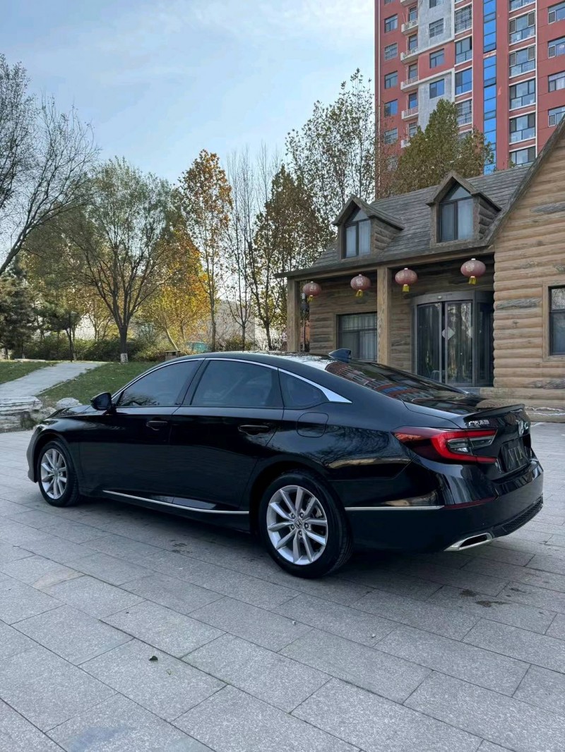 邢台23年本田雅阁2