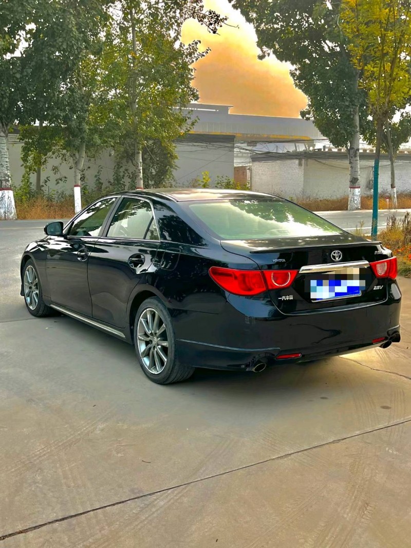 保定13年丰田锐志5