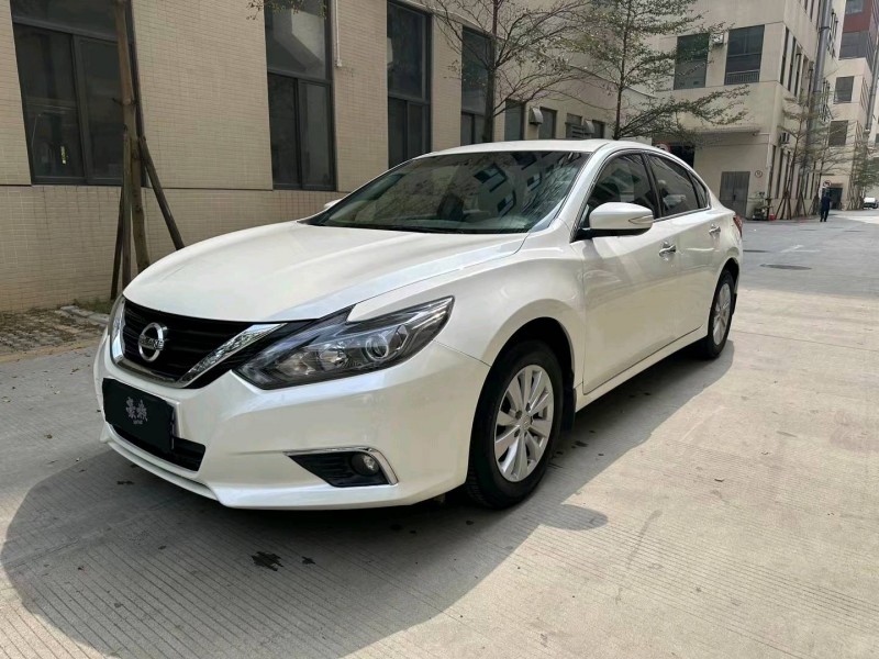 揭陽17年日產天籟3