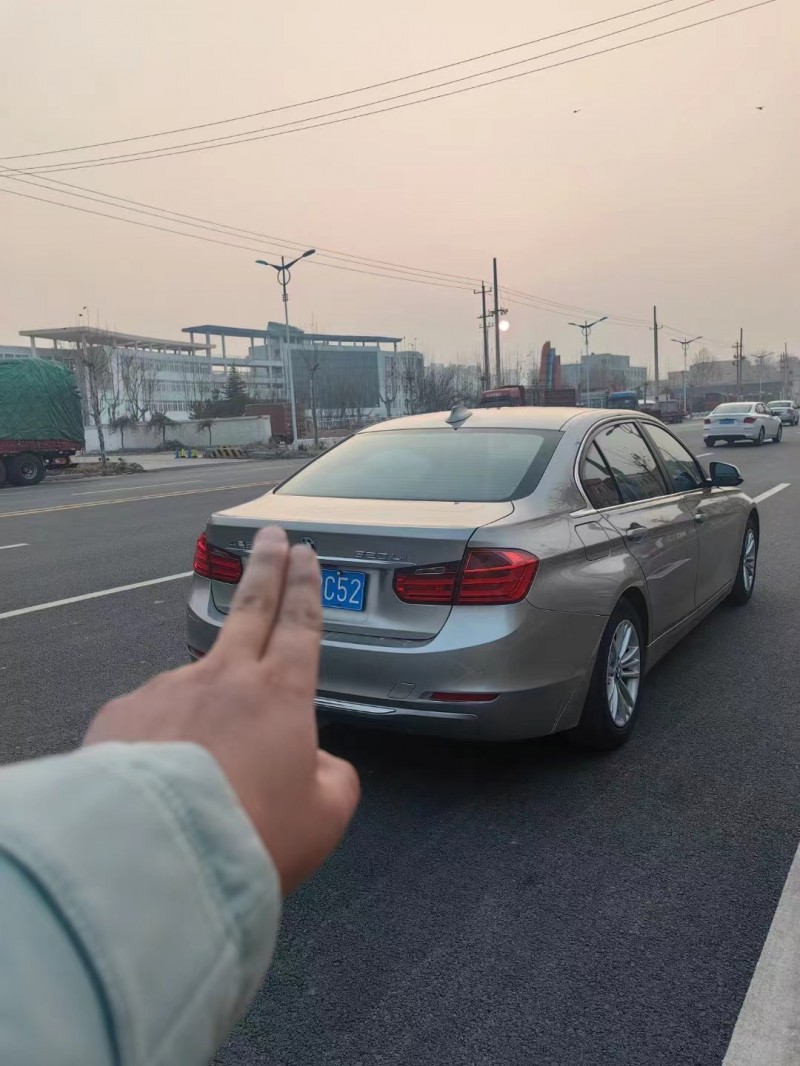 济宁15年宝马3系7