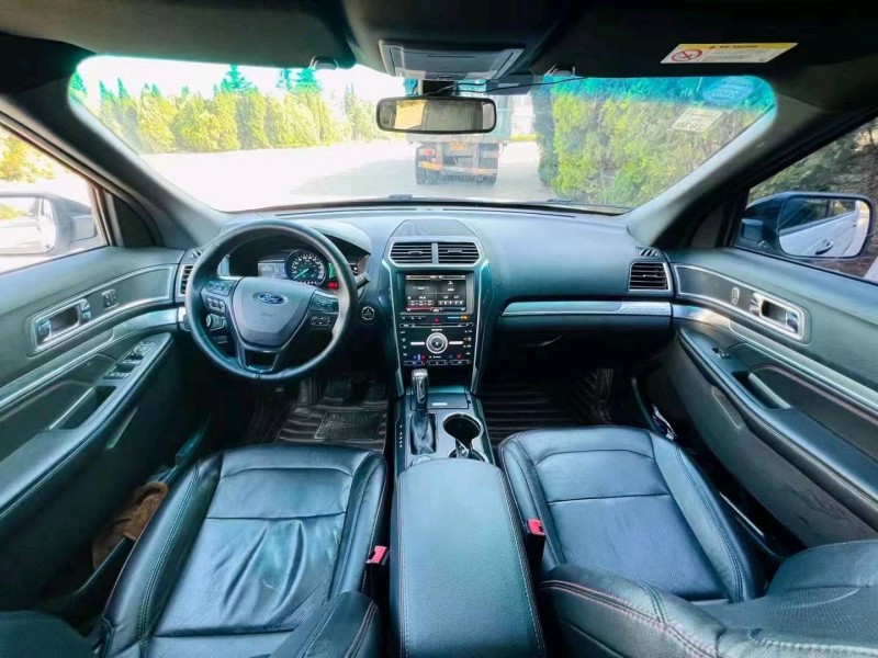 东营16年福特探险者5