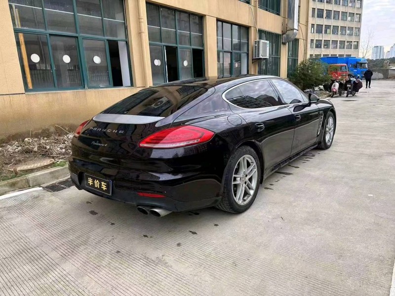 宜昌14年保時捷帕拉梅拉3