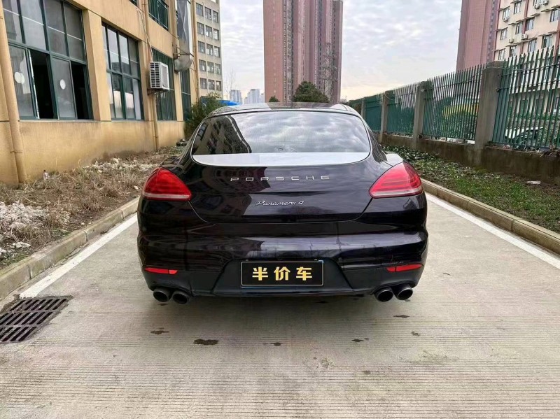 宜昌14年保時捷帕拉梅拉4