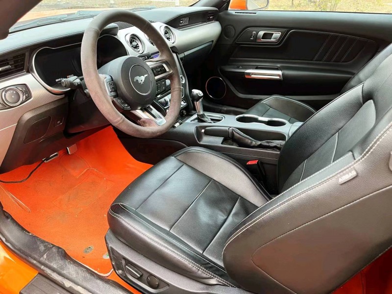 东营21年福特野马8