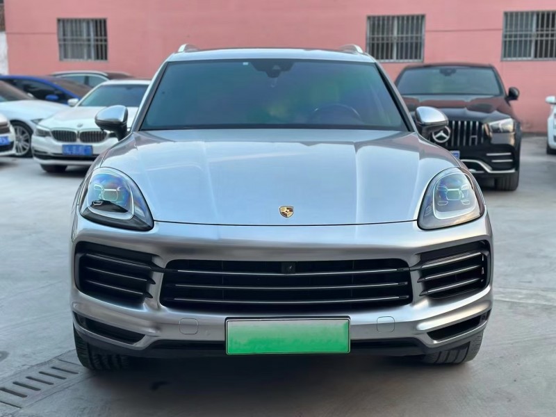 济宁19年保时捷卡宴1