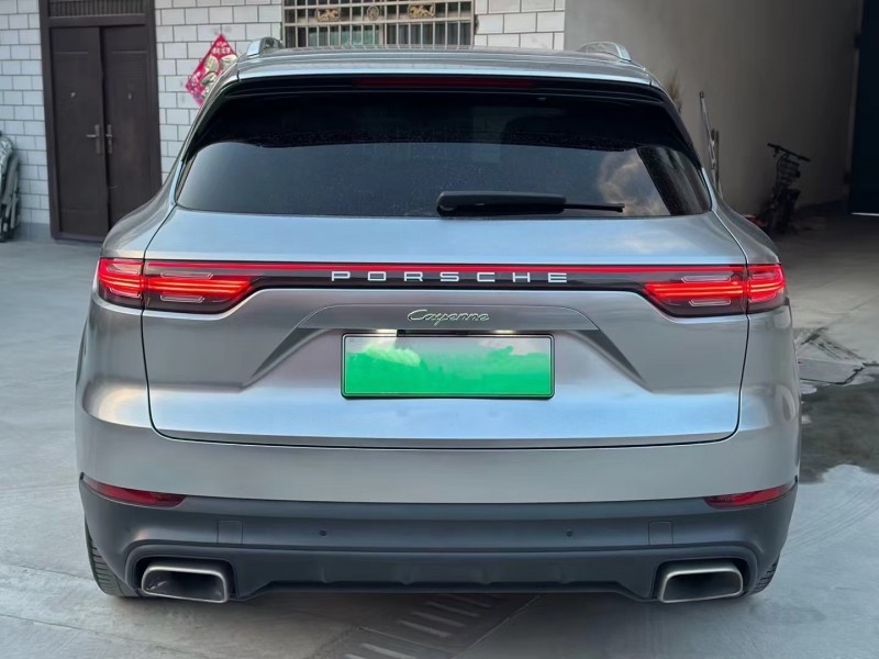 济宁19年保时捷卡宴9