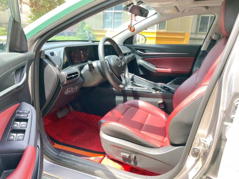 襄陽20年長安汽車逸動2