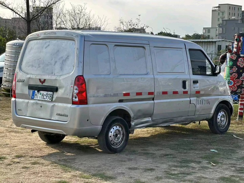 汕頭21年五菱汽車榮光8