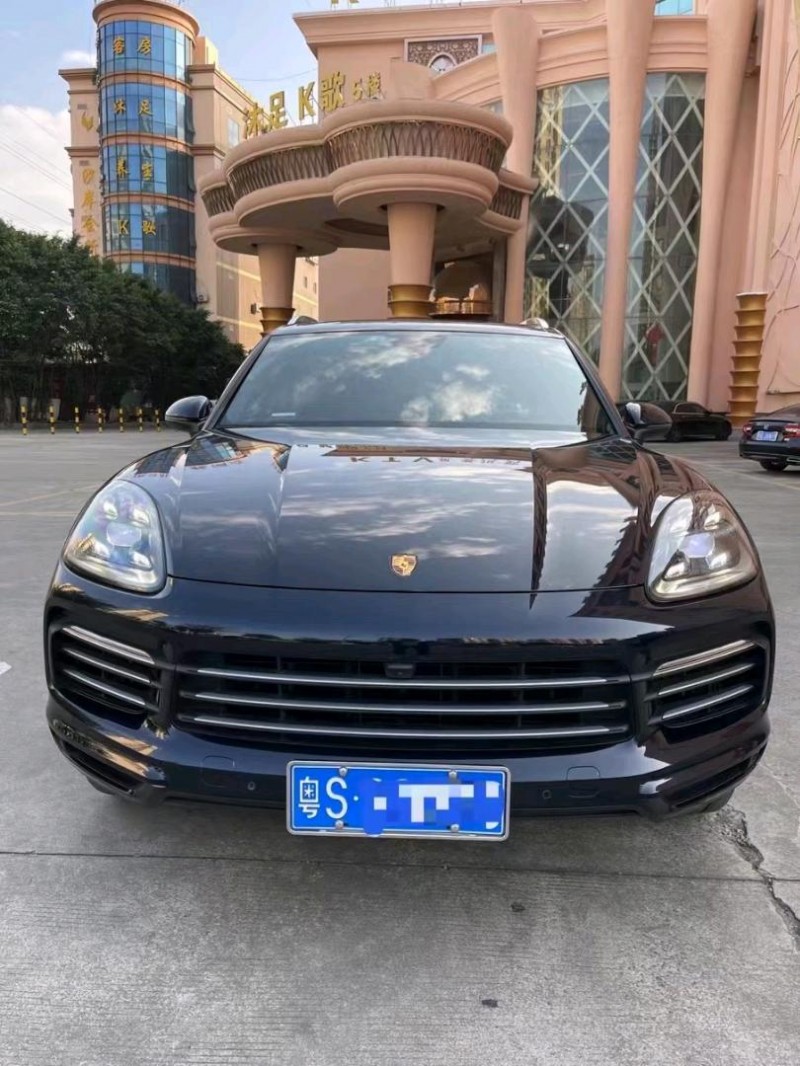 佛山22年保时捷卡宴1