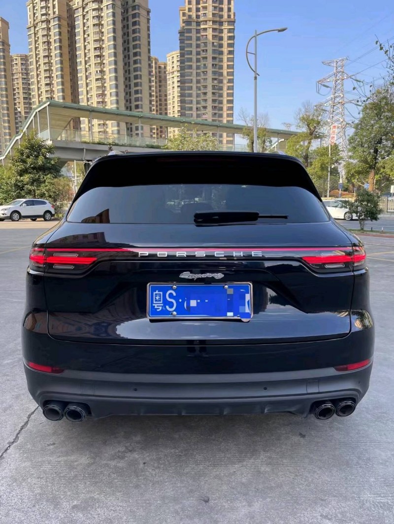 佛山22年保时捷卡宴3