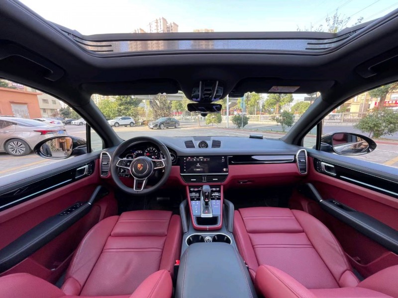 佛山22年保时捷卡宴9