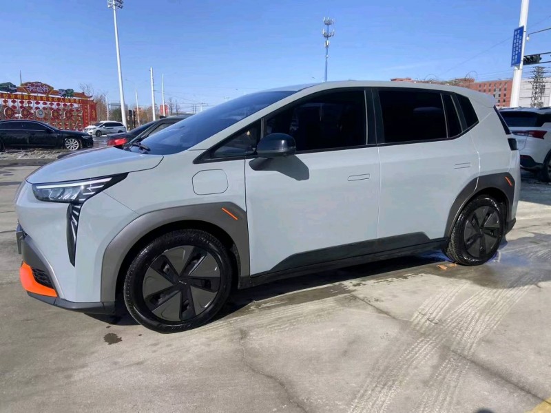 保定21年传祺埃安Y3