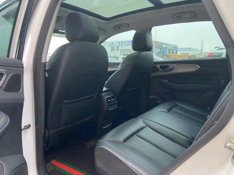 保定20年荣威RX53