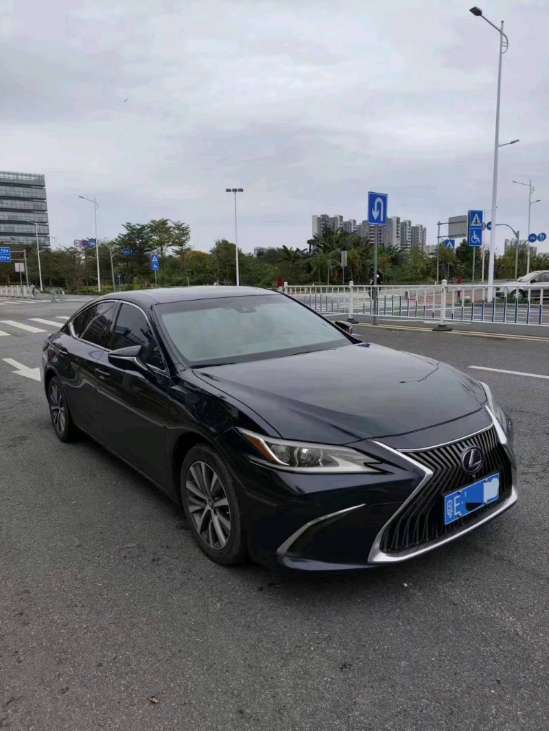 广州20年雷克萨斯ES5