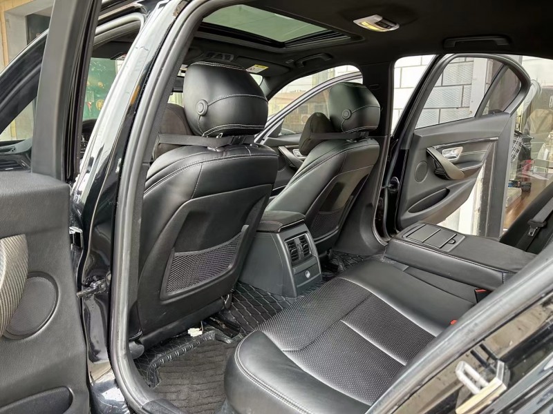 济宁19年宝马3系7