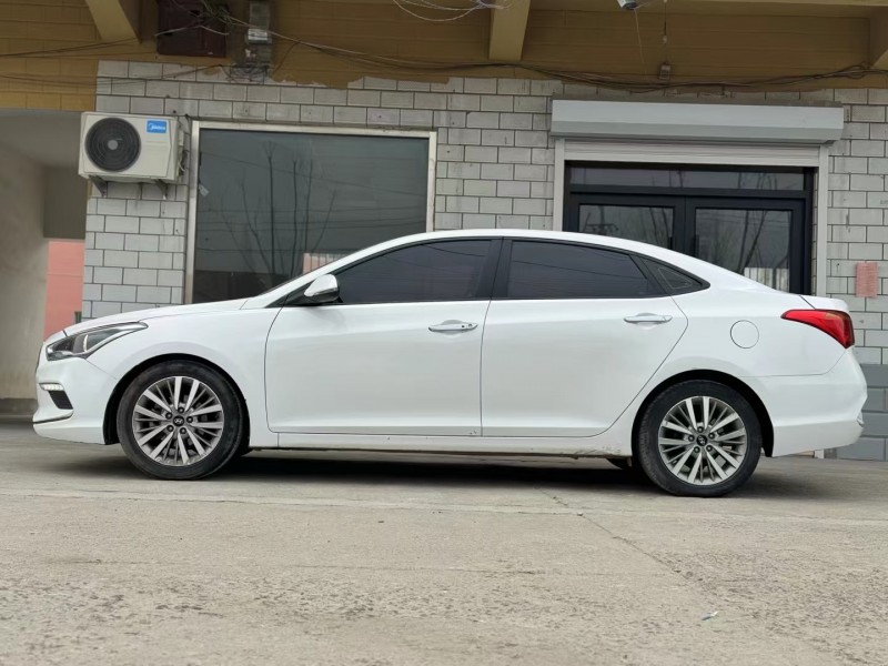 济宁20年现代名图3