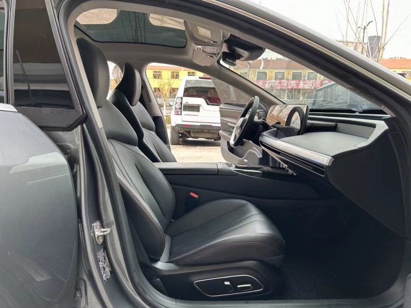 濟寧22年小鵬汽車p75