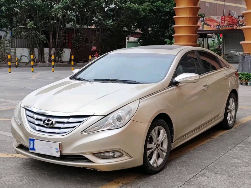 佛山13年现代索纳塔八2