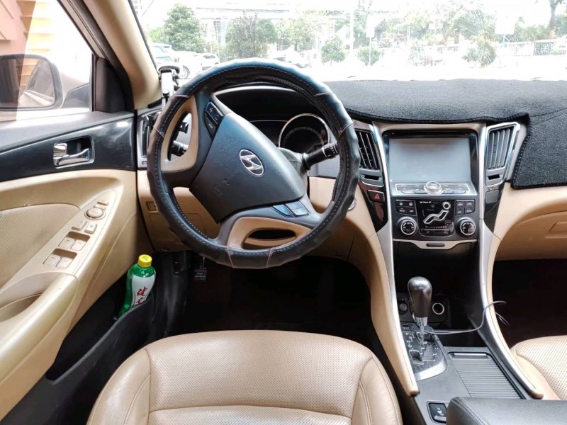 佛山13年现代索纳塔八9