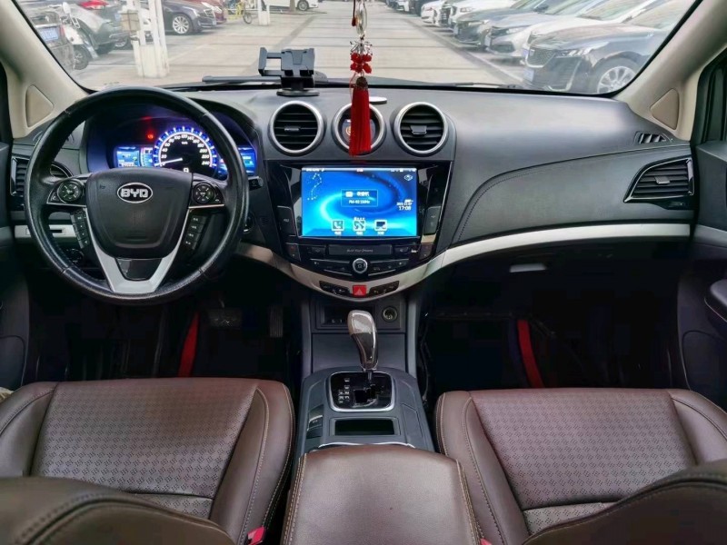 重庆16年比亚迪S75