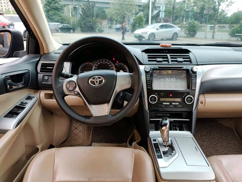 佛山12年丰田凯美瑞9