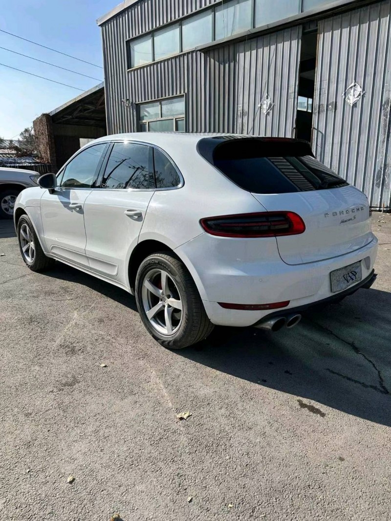 沈陽16年保時捷Macan5