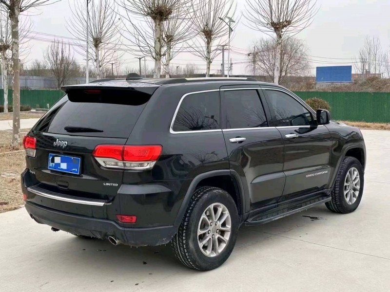 东营15年Jeep大切诺基8