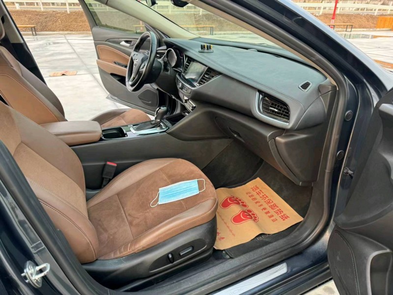 徐州20年别克君威7