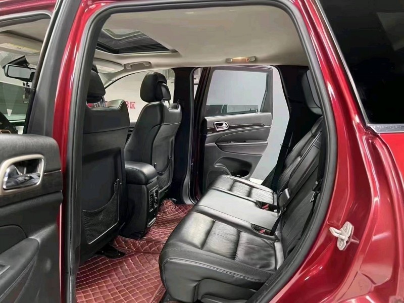 成都12年Jeep大切诺基8