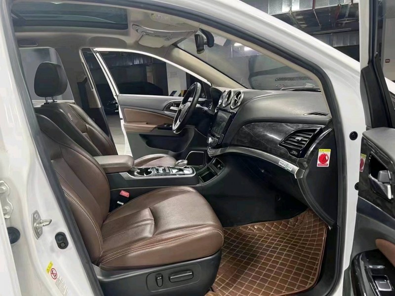 成都16年比亚迪唐3