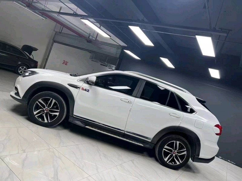 成都16年比亚迪唐6