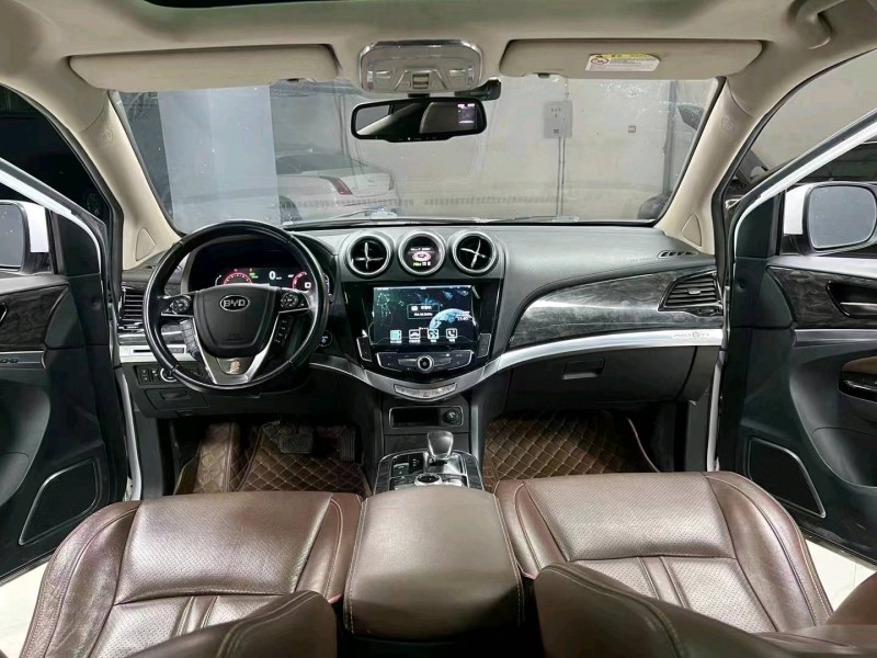 成都16年比亚迪唐7