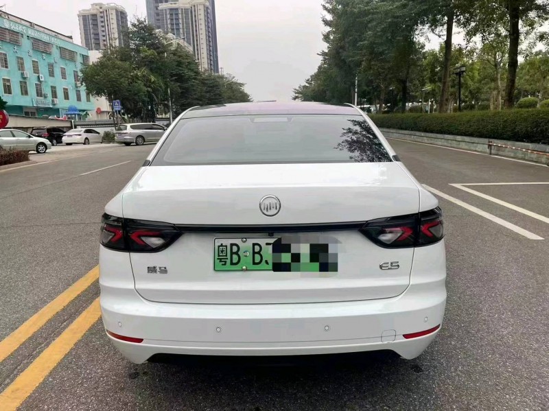 珠海22年威马汽车E56