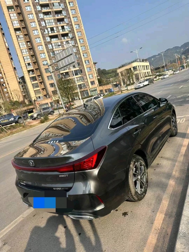 攀枝花23年長安汽車逸動5