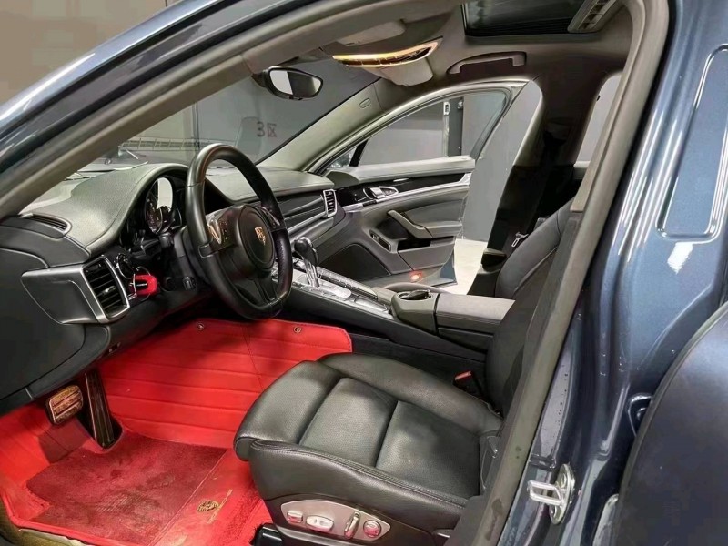 成都13年保时捷帕拉梅拉4